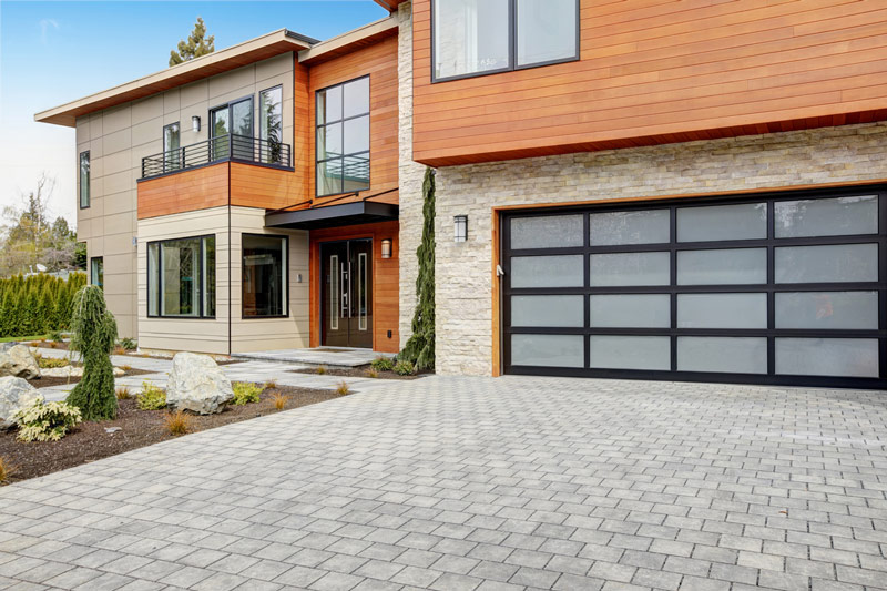 Contemporary Home With Aluminum Glass Garage - ACE Garage DoorDoor