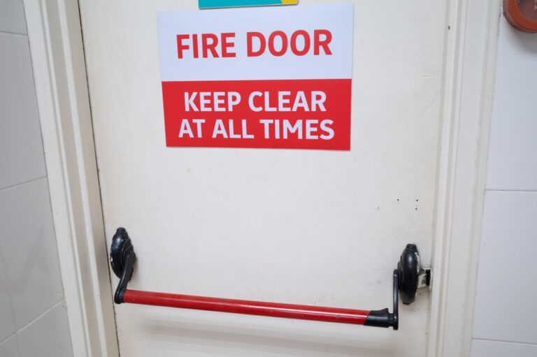 View,Of,A,Building,Fire,Rated,Door,With,The,Sign